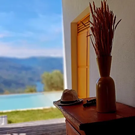 펜션 Retiro Vale Do Douro Vila Marim
