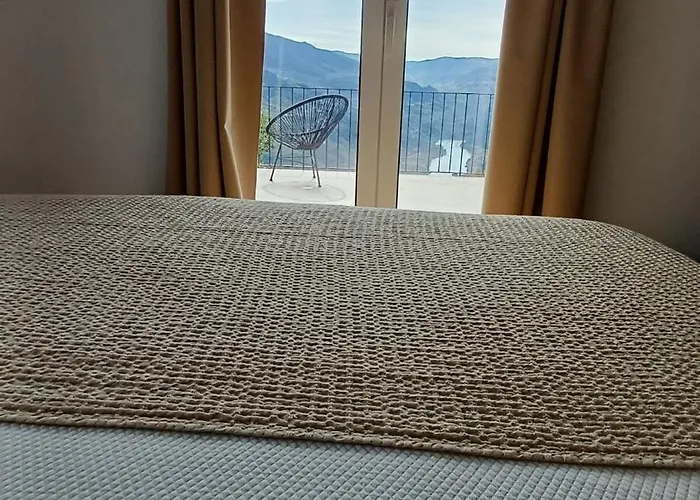 Retiro Vale Do Douro * Vila Marim